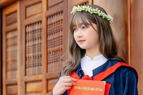Nữ sinh vượt qua bệnh hiểm nghèo trở thành thủ khoa khối C