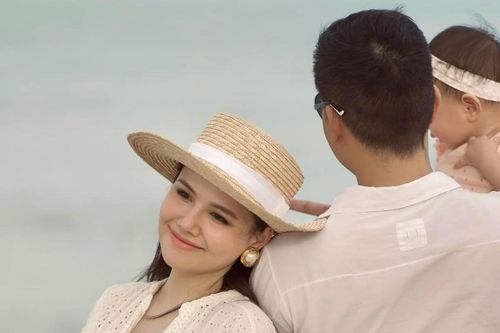 Phanh Lee: Hot girl 9X thành phu nhân hào môn