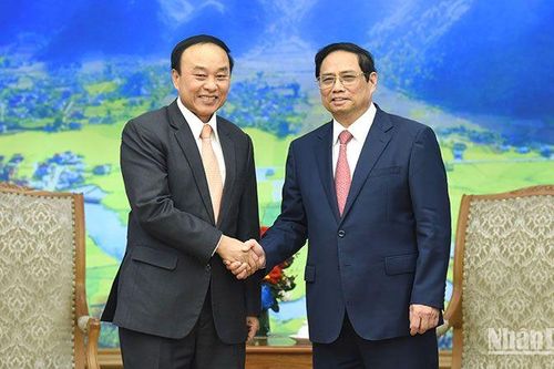 Lào mong muốn tăng cường hợp tác sâu rộng hơn nữa với Việt Nam trong lĩnh vực y tế
