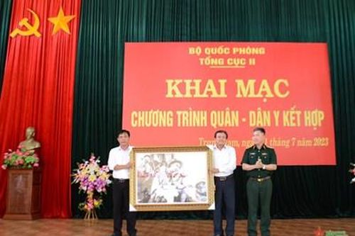 Tổng cục II tổ chức Chương trình quân- dân y kết hợp, bàn giao nhà tình nghĩa tại Quảng Trị