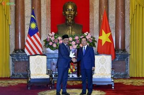 Chủ tịch nước Võ Văn Thưởng tiếp Thủ tướng Malaysia Anwar Ibrahim