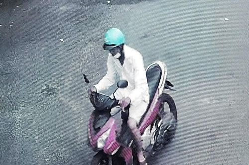 Chuốc thuốc mê trộm tiền người bán vé số