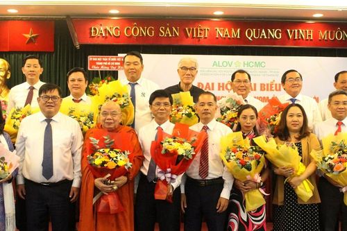 Hội Liên lạc với người Việt Nam ở nước ngoài TPHCM có Ban Chấp hành mới