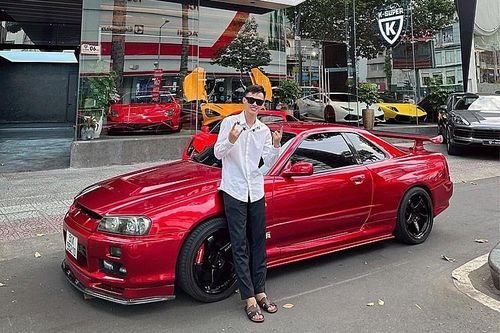 Nissan Skyline GT-R R34 được Phan Công Khanh 'cò xe' bán được 2,1 tỷ