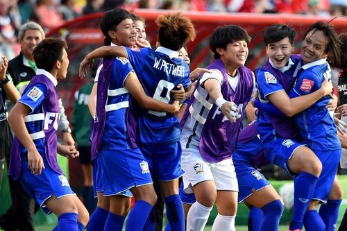 Không được dự World Cup, tuyển nữ Thái Lan so tài đối thủ nhẹ ký