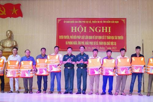 Tuyên truyền, phổ biến pháp luật về tìm kiếm cứu nạn trên biển cho chủ tàu