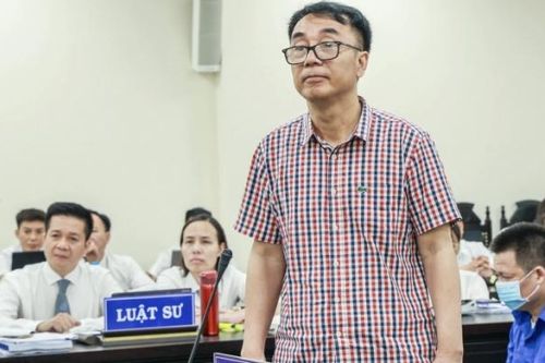 Nhận hối lộ 300 triệu đồng, cựu Phó Cục trưởng Cục Quản lý thị trường bị đề nghị 9-10 năm tù