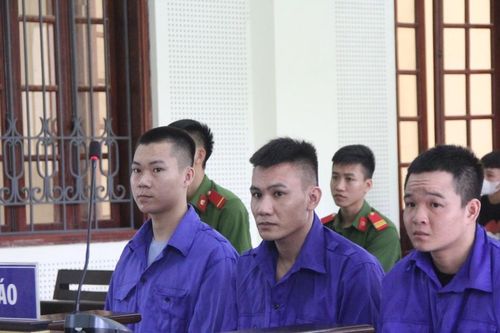 Vào tù vì sử dụng ma túy do bạn mời