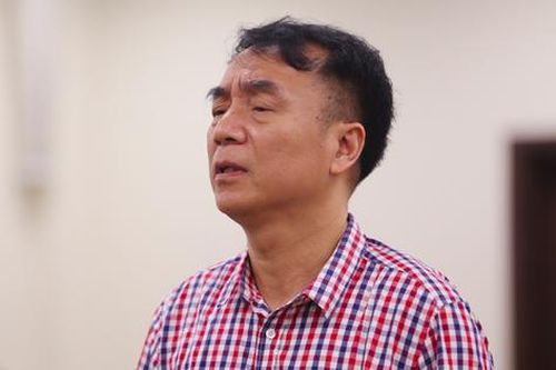 Ông Trần Hùng bị đề nghị 9 - 10 năm tù với cáo buộc nhận hối lộ 300 triệu đồng