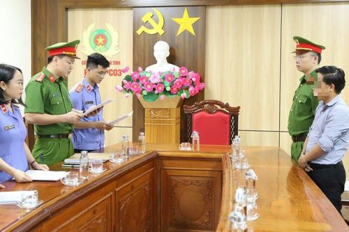 Bắt thêm 2 Kế toán xã trong vụ án Lạm quyền trong khi thi hành công vụ