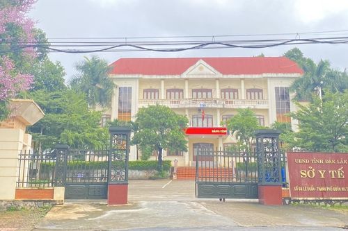 Chủ tịch tỉnh Đắk Lắk kỷ luật khiển trách Giám đốc Sở Y tế