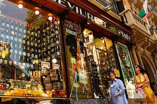 Cửa hàng bị phản ứng dữ dội vì thu phí khách đến chụp ảnh mà không mua gì