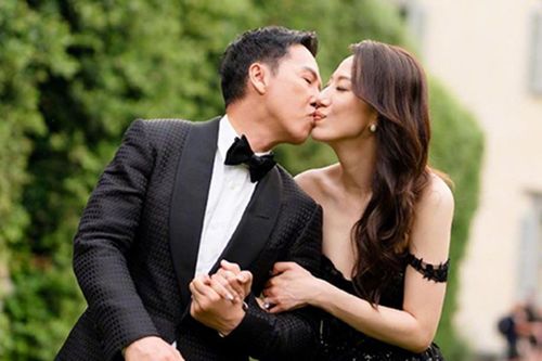 Chân Tử Đan và vợ đại gia tổ chức lễ cưới xa hoa sau 20 năm kết hôn