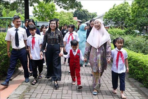 Phu nhân Thủ tướng Việt Nam và Malaysia thăm Làng trẻ em SOS Hà Nội