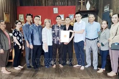 Tổng lãnh sự quán Việt Nam tại Pakse tri ân nhân Ngày Thương binh - Liệt sỹ