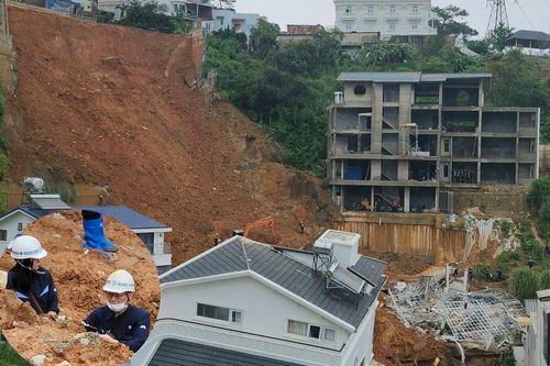 Đoàn chuyên gia Nhật Bản khảo sát khu vực sạt lở ở Đà Lạt