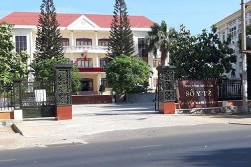Thi hành kỷ luật khiển trách đối với Giám đốc Sở Y tế tỉnh Đắk Lắk