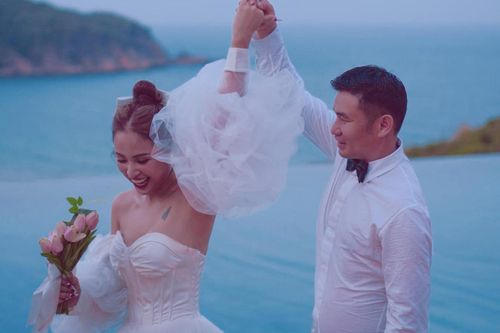 Vân Hugo nhắn gửi lời ngọt ngào tới ông xã doanh nhân dịp sinh nhật