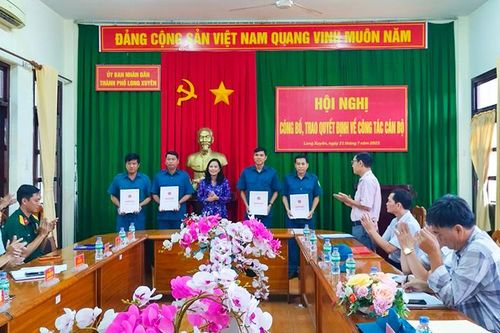 Tuyển dụng, bổ nhiệm chỉ huy trưởng quân sự cấp xã tại TP. Long Xuyên