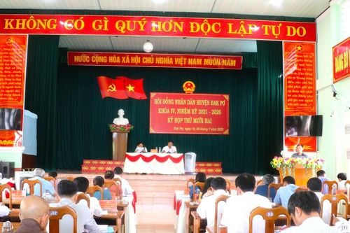 Kỳ họp thứ 12 HĐND huyện Đak Pơ khóa IV thông qua 11 nghị quyết