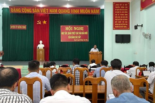 Kông Chro: Hơn 150 cán bộ chủ chốt học tập, quán triệt các văn bản mới của Đảng các cấp