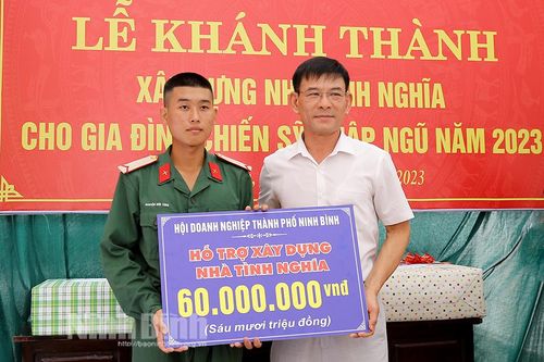 Khánh thành Nhà tình nghĩa cho gia đình quân nhân, gia đình chính sách