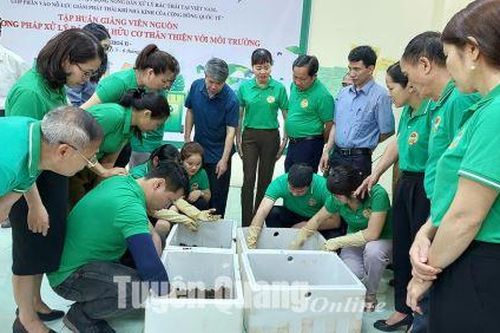 Biến rác thành tiền