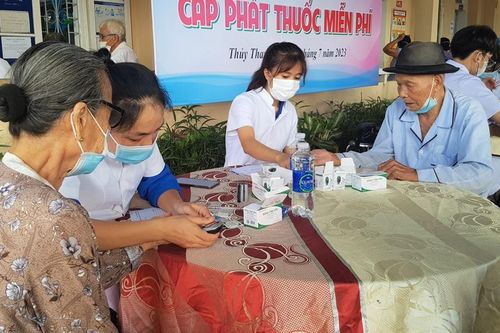Thắp lửa nhiệt huyết, cống hiến sức trẻ trong chăm sóc sức khỏe nhân dân