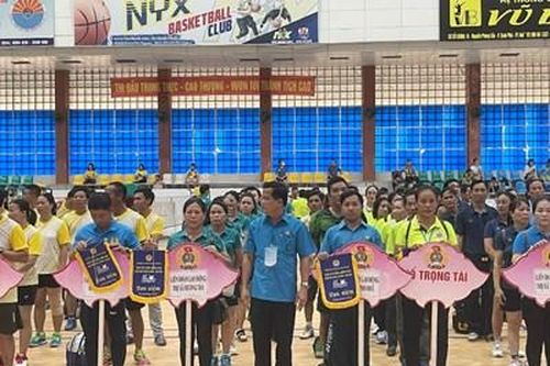 Khai mạc giải cầu lông, bóng bàn đoàn viên, người lao động