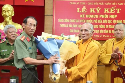 BR-VT: Ban Trị sự Phật giáo tỉnh ký kết phối hợp về an toàn giao thông và phòng cháy chữa cháy