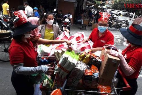 Tạo đầu ra cho hàng Việt trên 'sân nhà' từ việc khắc phục những điểm yếu