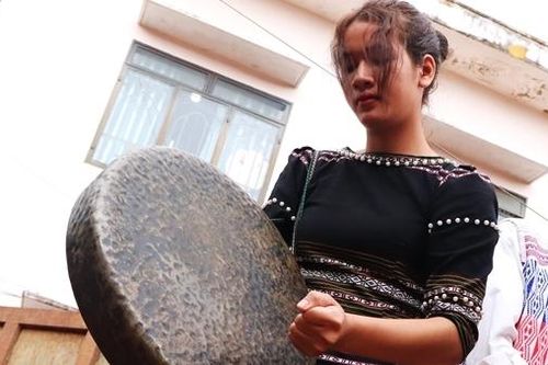 Ngân vang tiếng chiêng sơn nữ