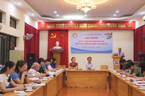 Hải Phòng: Trao 10 tỉ đồng học bổng, hỗ trợ gần 15.000 lượt học sinh vượt khó, học giỏi