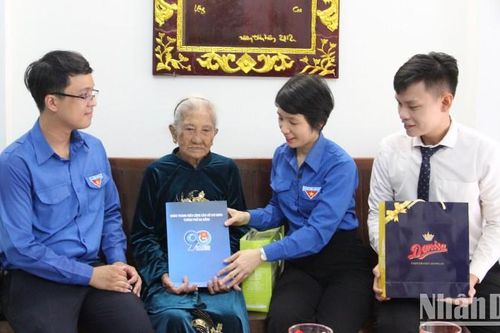 Đà Nẵng tri ân Mẹ Việt Nam Anh hùng và các liệt sĩ