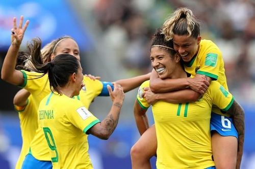 Các tuyển thủ nữ Brazil tìm động lực từ quê nhà