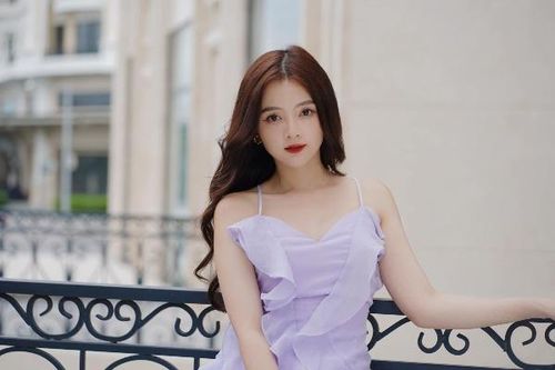 Nổi tiếng nhiều năm, netizen tò mò 'hot girl ảnh thẻ' giờ ra sao?