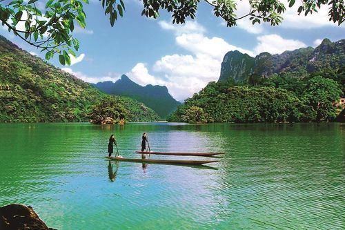 Hấp dẫn du lịch Hồ Ba Bể (Bắc Kạn)
