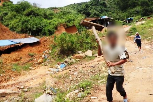 Quảng Nam: Triệu tập người đòi đánh phóng viên tại 'thủ phủ' vàng Phước Sơn