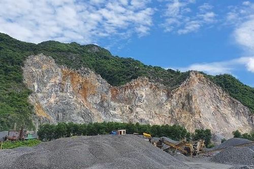 Rơi từ 30m xuống, một thợ khoan mỏ đá tử vong