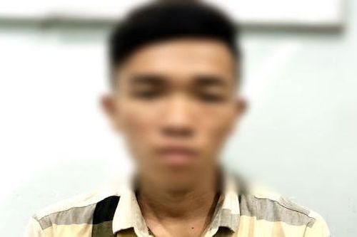Tạm giữ hình sự 2 thanh niên đi mô tô cướp giật dây chuyền tại Long An