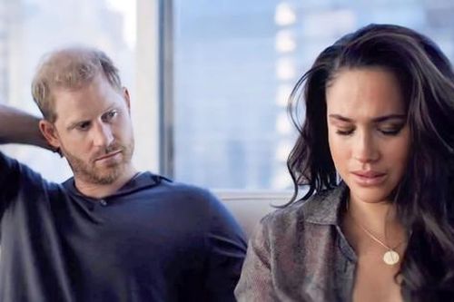 Meghan Markle chật vật tìm chỗ đứng