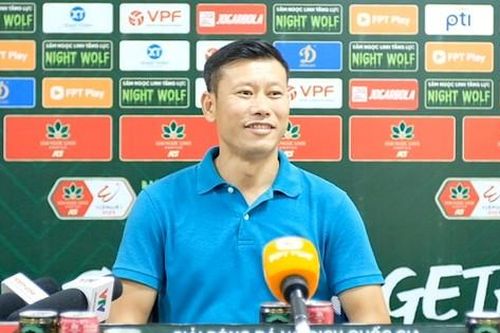 HLV Thạch Bảo Khanh: Không thể tin nổi Nguyên Mạnh lại cứu thua xuất sắc đến vậy