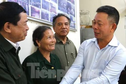 Trao 150 triệu đồng hỗ trợ cựu Thanh niên xung phong và thương bệnh binh ở Nghệ An