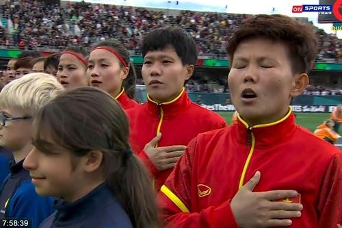 Xúc động khoảnh khắc Quốc ca Việt Nam vang lên ở đấu trường World Cup