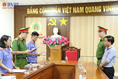 Phê chuẩn khởi tố 2 bị can nguyên kế toán trưởng UBND xã ở Hà Tĩnh