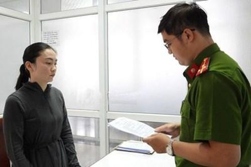 Mượn tiền bạn bè để đáo hạn ngân hàng, chiếm đoạt hơn 18 tỉ đồng