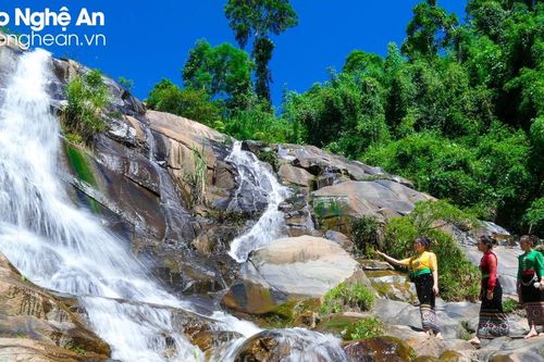 Khám phá thác Khe Bàn và thác Đũa - 2 điểm đến mới của du lịch Quỳ Châu
