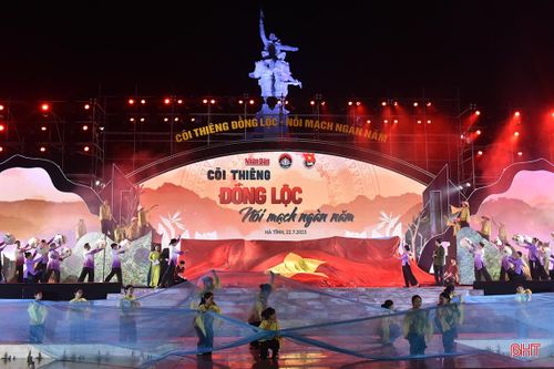 'Cõi thiêng Đồng Lộc - nối mạch ngàn năm' với nhiều tiết mục nghệ thuật hấp dẫn