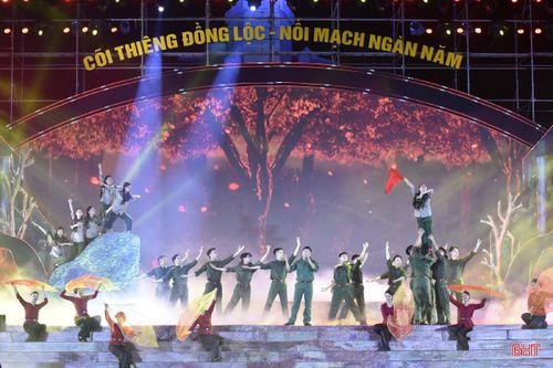 Phó Chủ tịch nước dự Chương trình nghệ thuật 'Cõi thiêng Đồng Lộc - nối mạch ngàn năm'