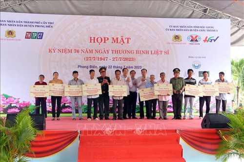 Cần Thơ và Hậu Giang tri ân gia đình chính sách và người có công